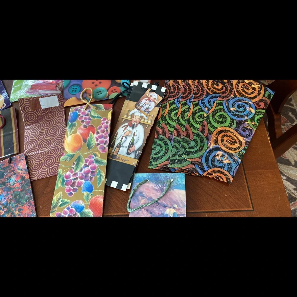 large lot - gift/treat bags - 30+ bags assorted sizes and occasions